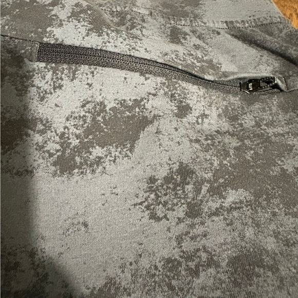 Lululemon🍋Gray and Black Patterned Pants - Picture 8 of 12